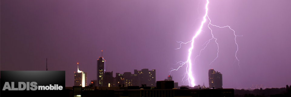 Skyline von Wien mit Blitz 